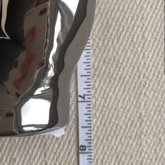 ✌🏼 PEACE FIGURINE - Picture 3 of 3